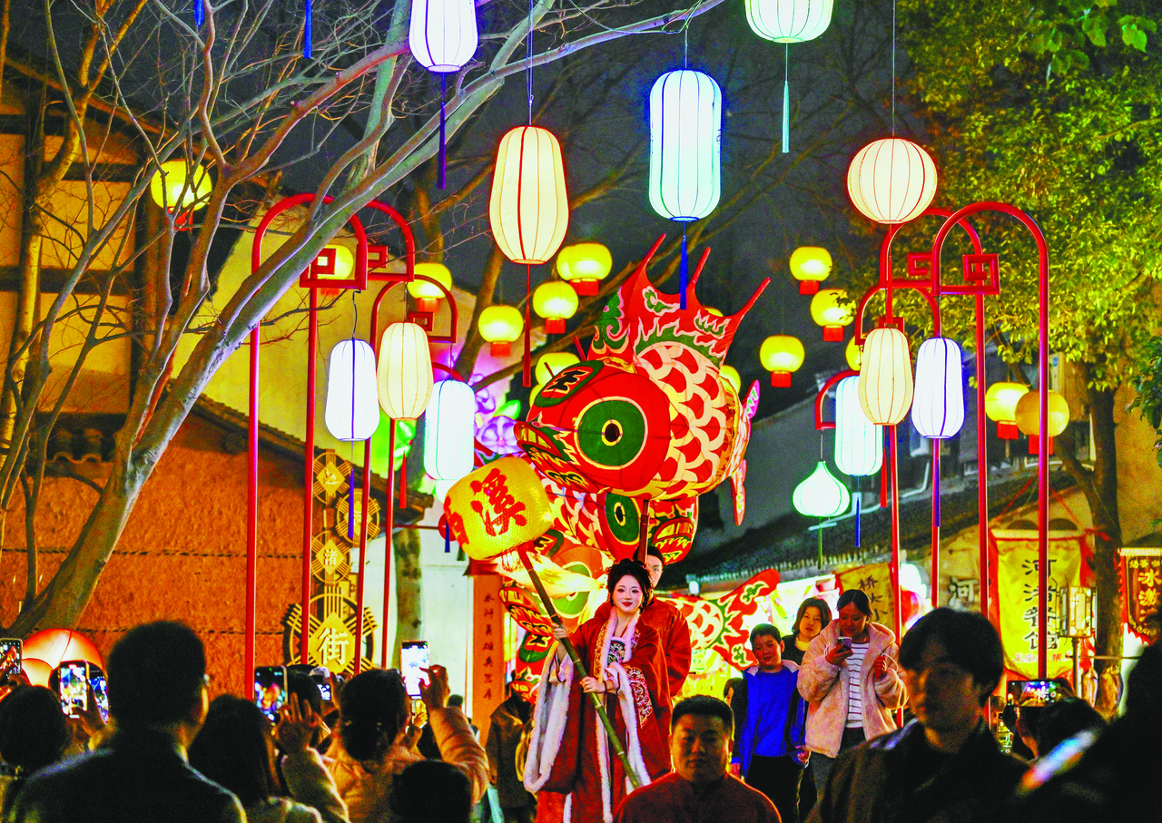 杭州西溪湿地，非遗鳌鱼龙巡游