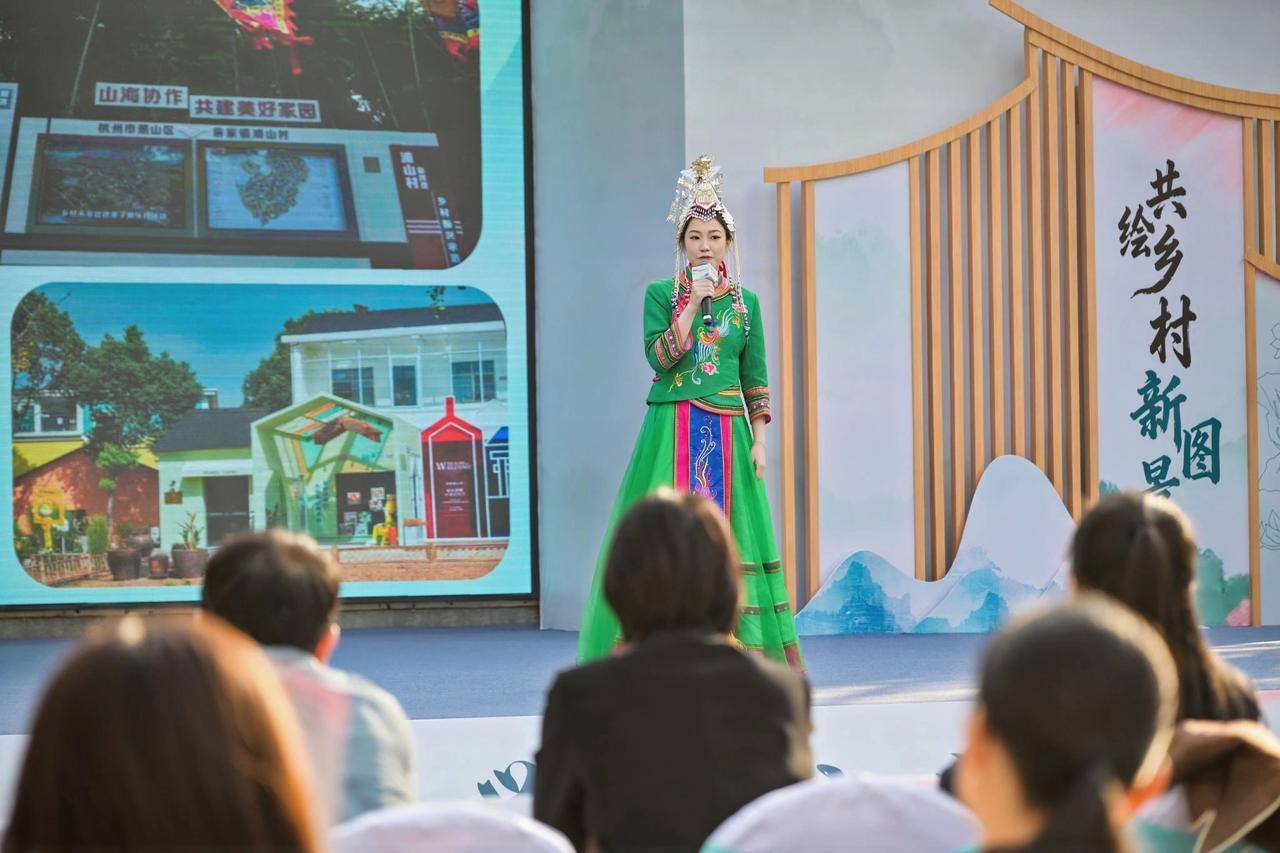 “红船女儿”大学习大宣讲走进衢州开化乡村