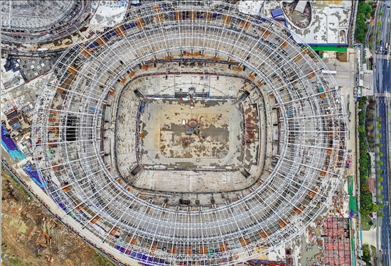 场馆筑起 钢筋铁骨