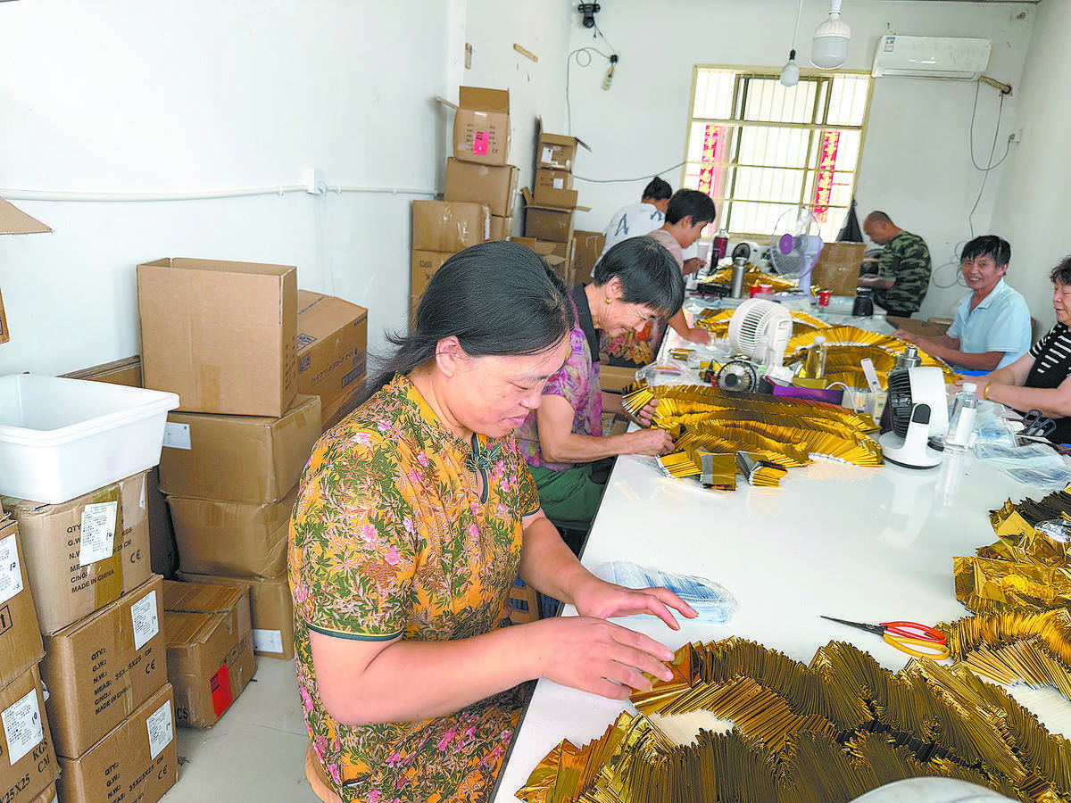 东阳乡村“板凳经济”一年“坐”出两个亿 不误农时不负工
