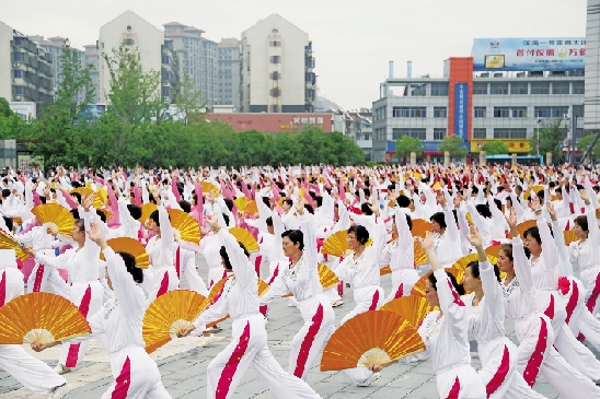 千人共舞木兰拳-浙江城镇网