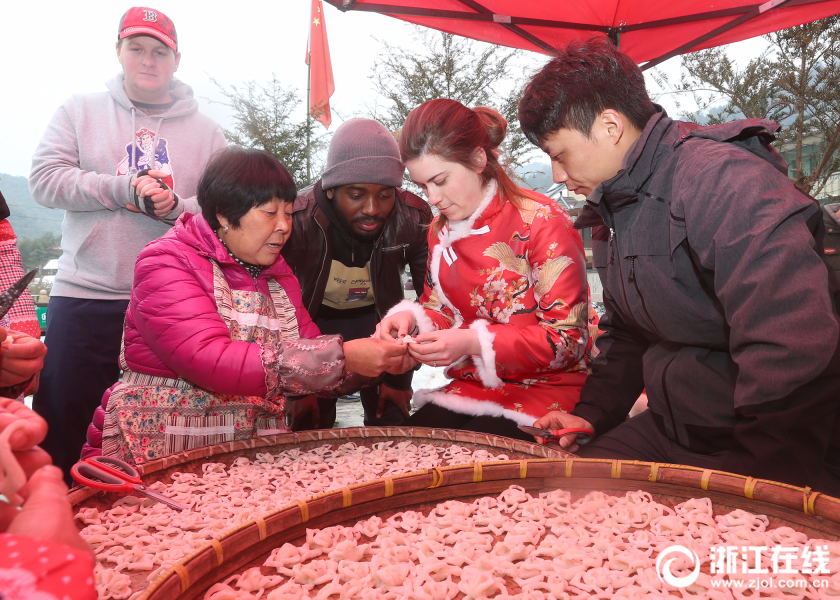 安吉洋媳妇体验中国年