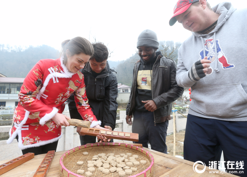 安吉洋媳妇体验中国年