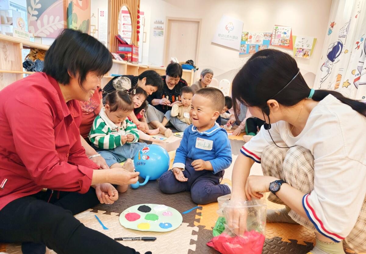 杭州西湖文天社区举办特色亲子活动